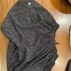 Lululemon size 4 hotty hot style size 4" like new